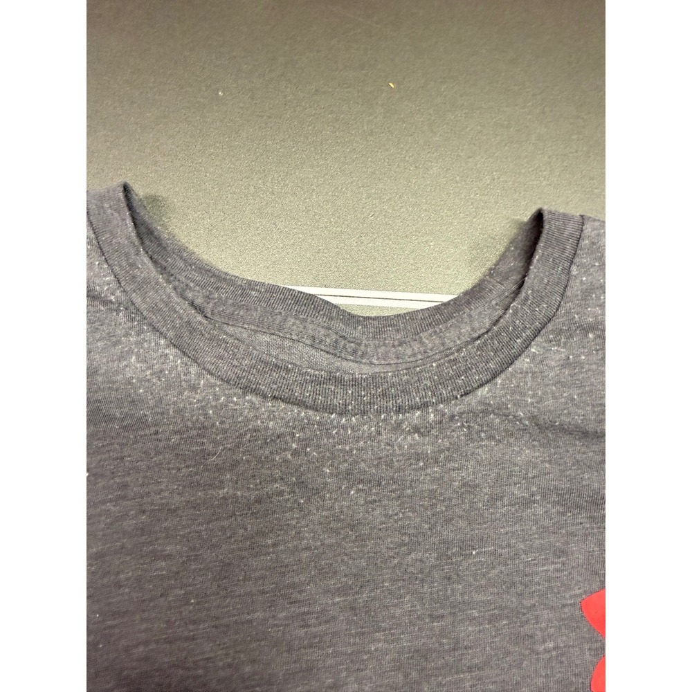 Under Armour Freedom Mens XL Gray Red American Flag Graphic T-Shirt Loose Fit - Picture 8 of 9